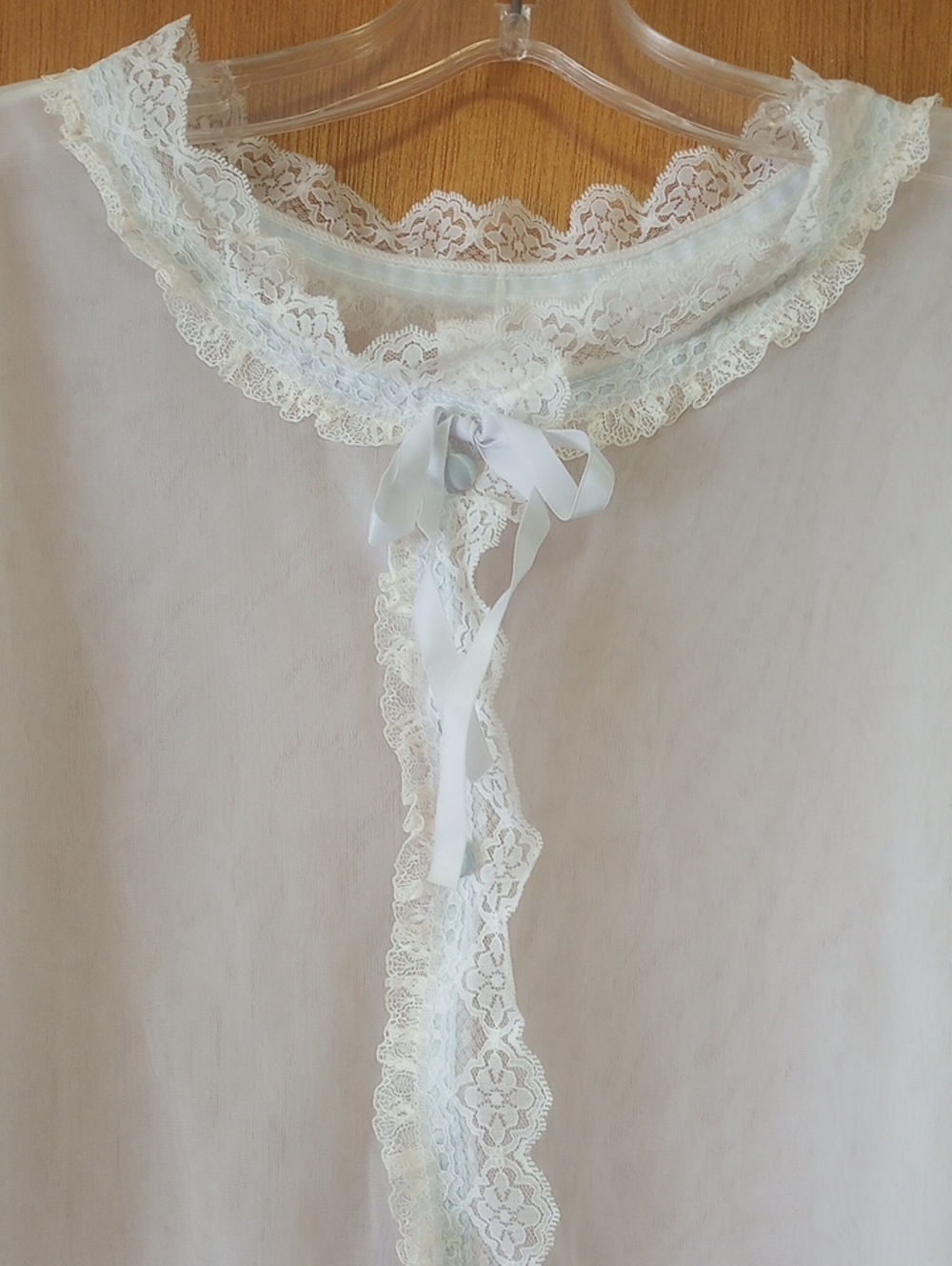 Classic Traditional Vintage Sheer Feminine Summer Robe w/ Lace & Bow, Med?